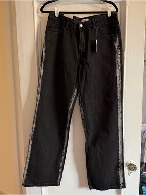 Forever 21 Black Straight-Leg Jeans with Washed Side Detail NWT